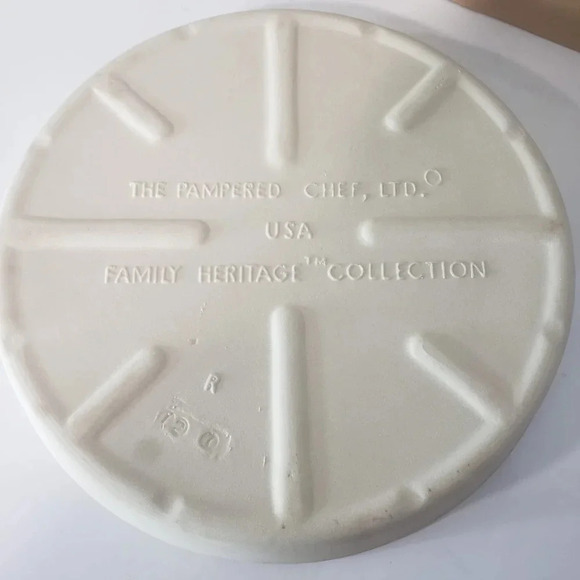 The Pampered Chef,Family Heritage Collection Deep Dish  Baker. - Picture 4 of 7